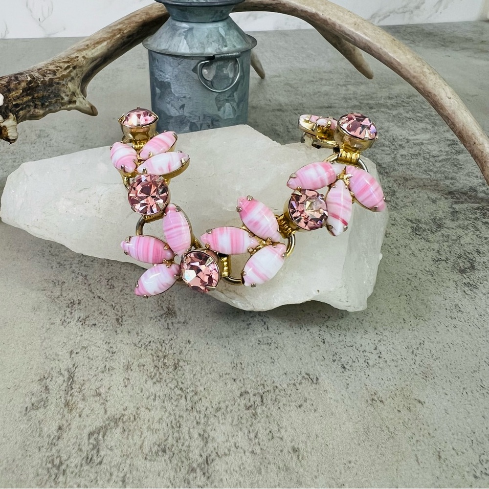 Vintage Juliana Pink White Swirl Milk Glass and Rhinestone Bracelet 6.75in - Picture 8 of 14